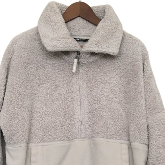 The North Face Half Zip Fleece Jacket - Picture 4 of 12
